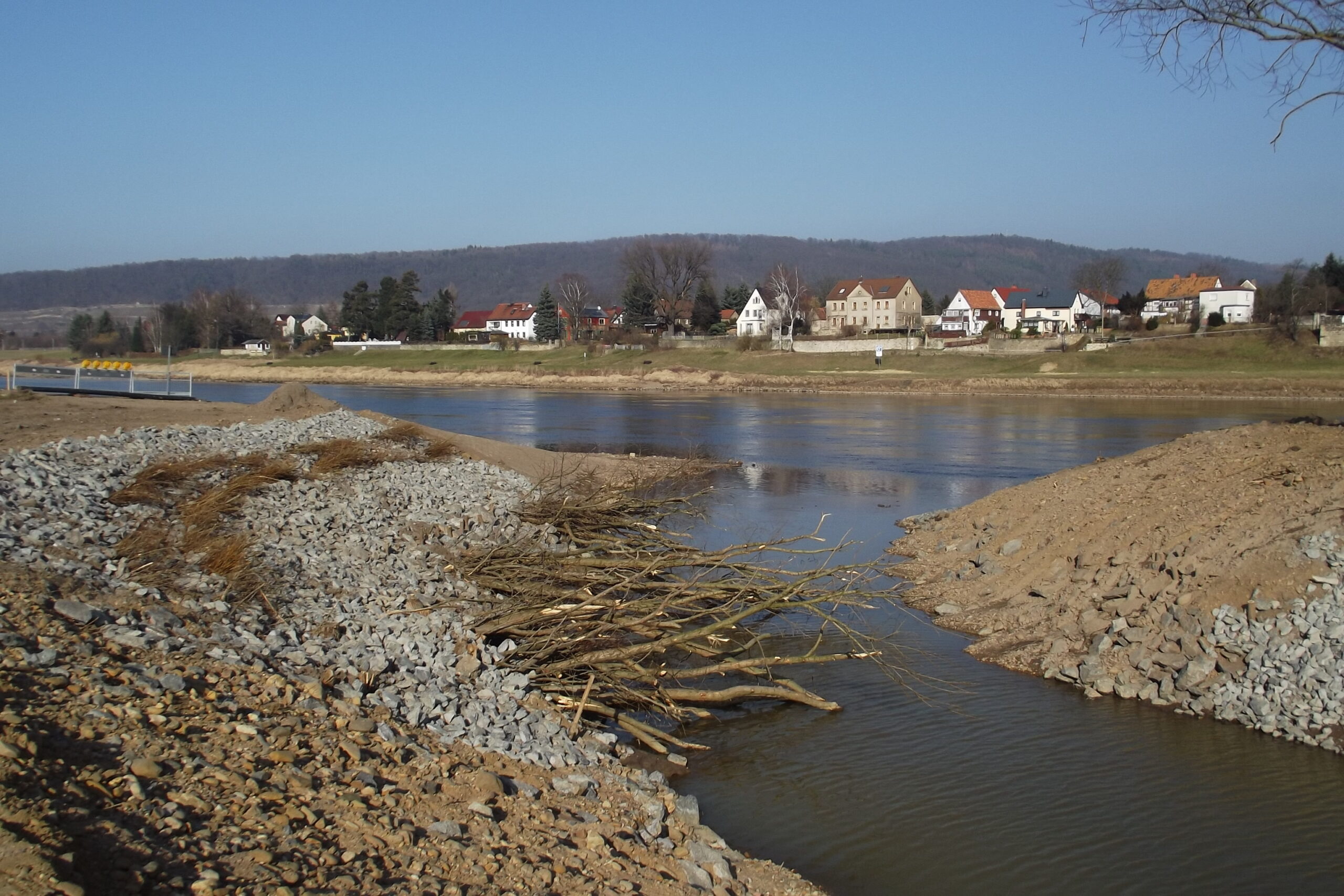 6320_Bild02_Auslauf in die Elbe_14-02-25_56